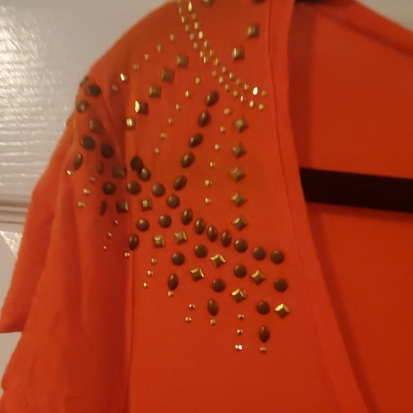 Top - Picture 2 of 3